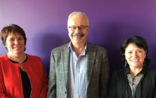 Sourires pour Christine Sahuet, présidente de la chambre de métiers, Dominique Costes, président de la chambre de commerce et d'industrie, et Monique Herment-Bultel, conseillère régionale./ Photo DDM, MCB