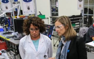 La ministre a visité les ateliers de Ratier Figeac./photo DDM, J-C.C