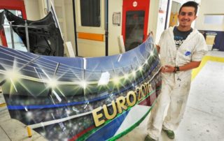 Anthony Bourgeade, médaille d'or dans la catégorie « peinture carrosserie». © Frédéric LHERPINIERE