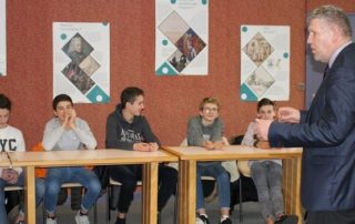 Les métiers de l'industrie, de la santé, du social et bien d'autres domaines seront abordés pour bien préparer l'orientation après la classe de troisième.