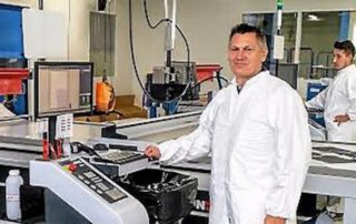 Stéphan Mazars est aux commandes d'une société qui compte parmi les fleurons de l'industrie de pointe aveyronnaise.